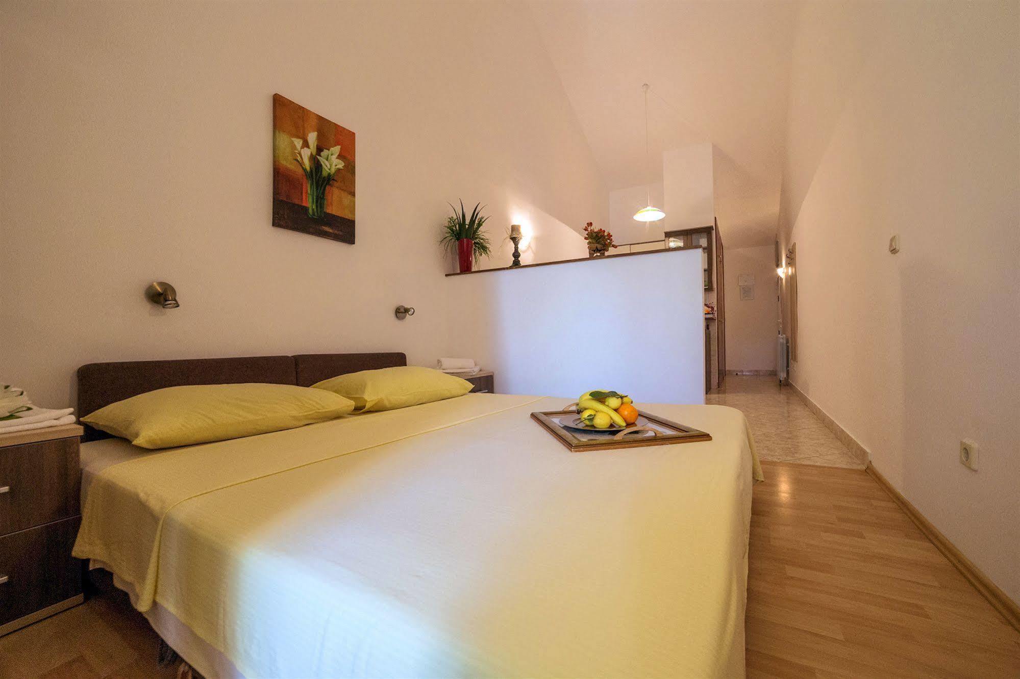 Beach Apartments Lavica Podstrana Esterno foto